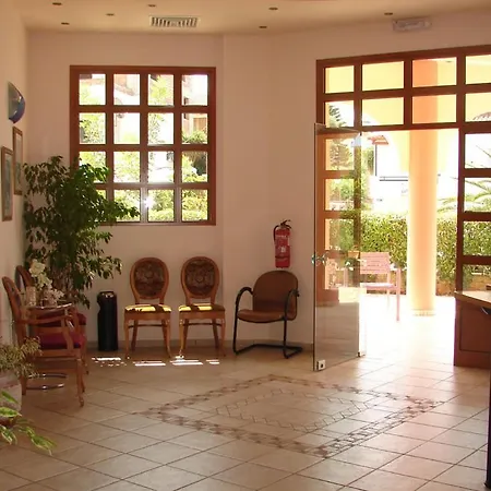 Georges Estates מלון Stoúpa