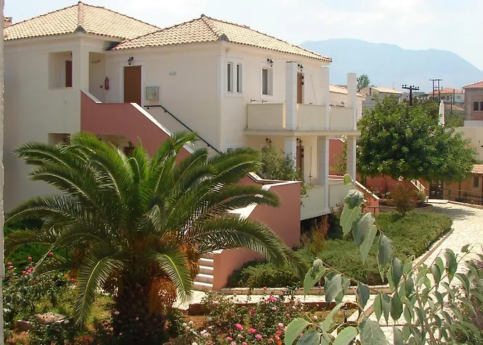 Отель Georges Estates 3*