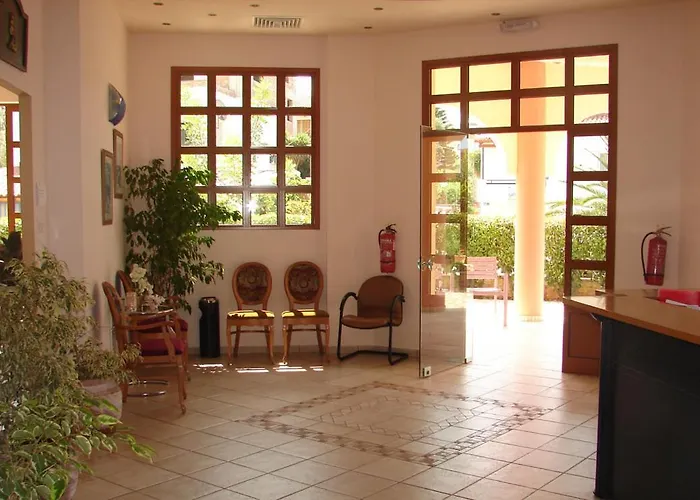 Georges Estates Отель Ступа