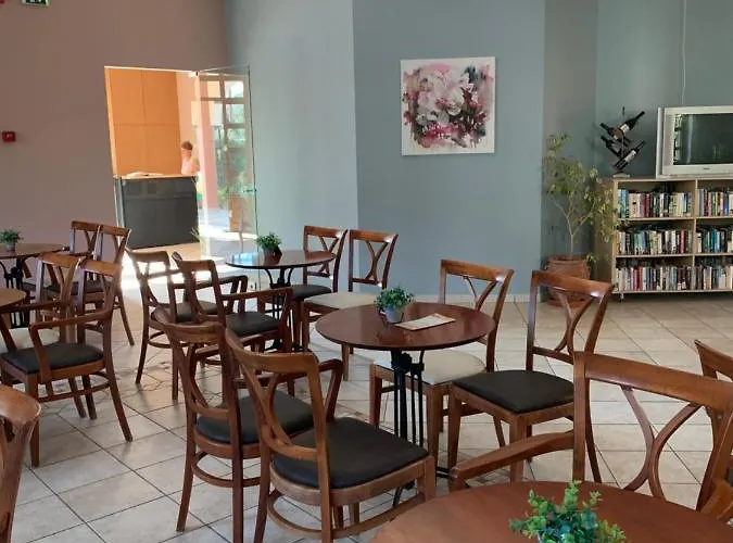 Georges Estates Hotel