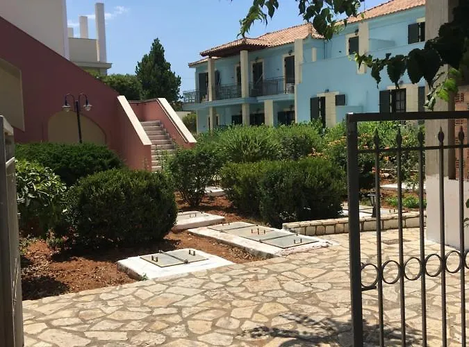 Georges Estates Отель