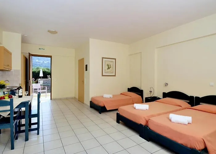 فندق Georges Estates Stoúpa